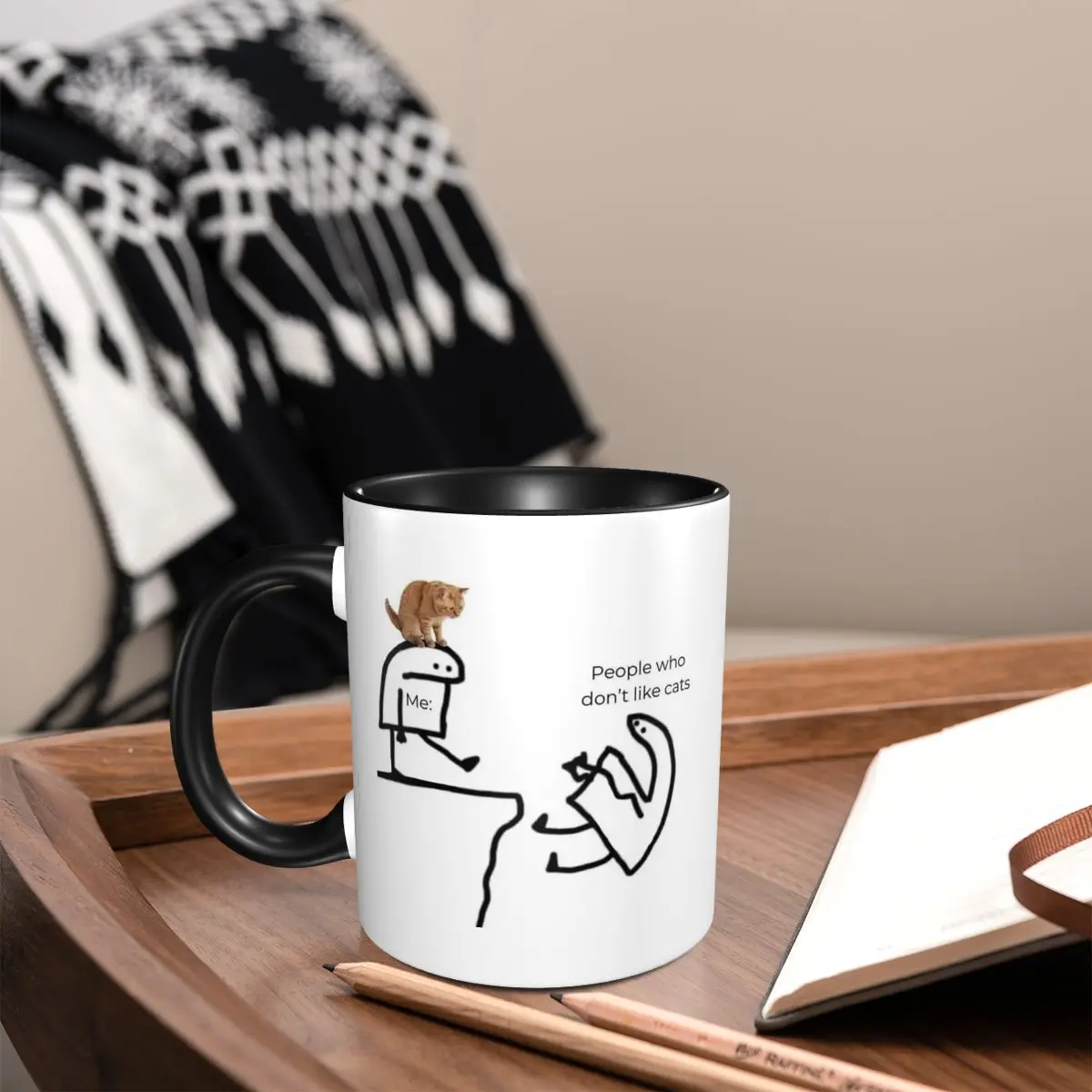 Me With Cat Design People Who  - Coffee And Tea Quotes Funny 评论和价格